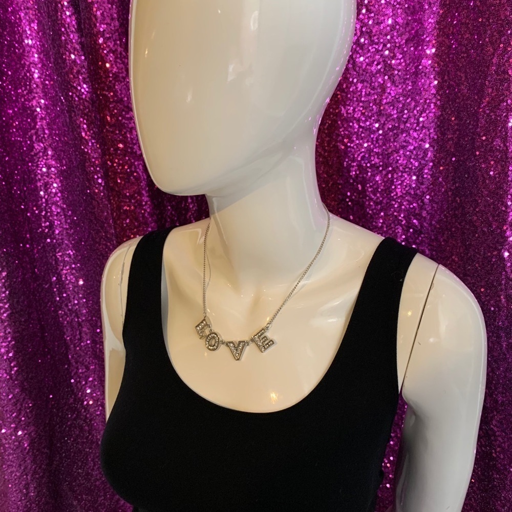 LOVE necklace - Picture 3 of 5